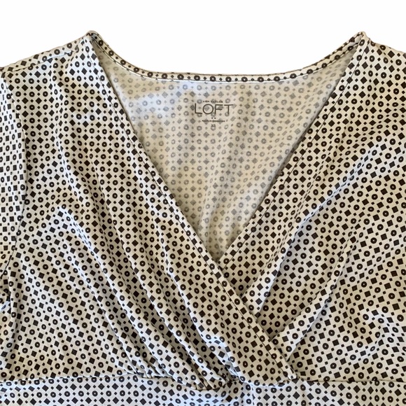 Loft White V-Neck Diamond Pattern 3/4 Sleeve Top Brown White - Picture 3 of 7